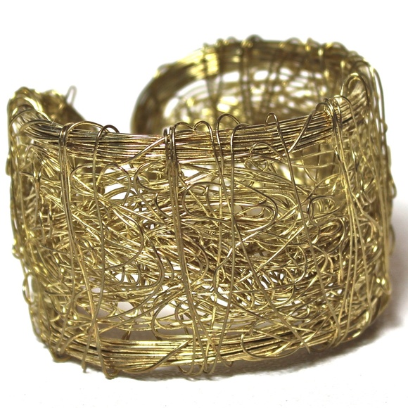 *Host Pick!*. NWOT—SAACHI Gold Statement Bracelet - Picture 1 of 5
